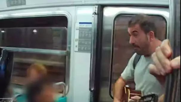Il agace les passagers en chantant dans le métro