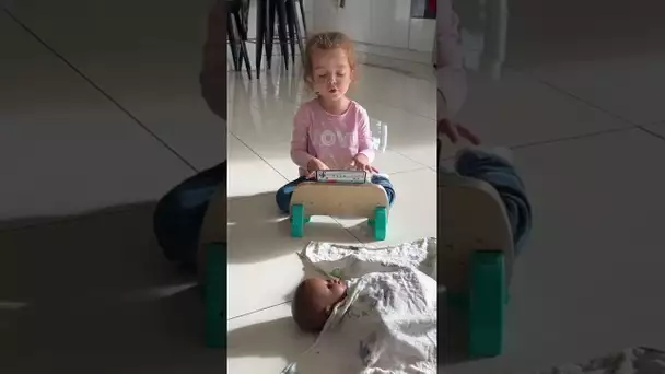 ELLE CHANTE POUR SON BÉBÉ 🥰