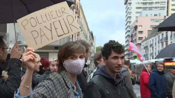 Incendie à Rouen : très inquiètes pour leur santé, des familles quittent leurs foyers