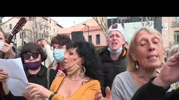 Perpignan : rassemblement des intermittents du spectacle pour la réouverture des lieux culturels