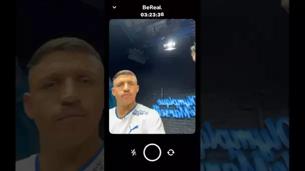Quand t’as la notif BeReal pendant la remise du trophée 🏆🥰 #shortfootball #om #bereal #sanchez