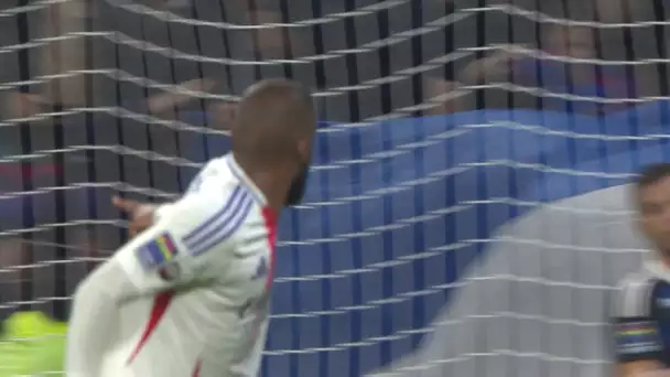 Alexandre Lacazette termine victorieusement une magnifique action collective lyonnaise !