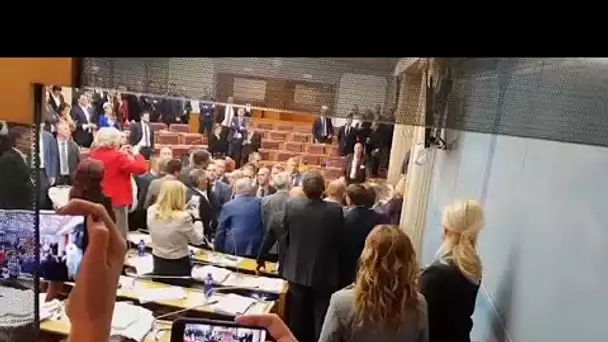 Scènes de chaos au Parlement monténégrin contre la "spoliation" de l'Église orthodoxe