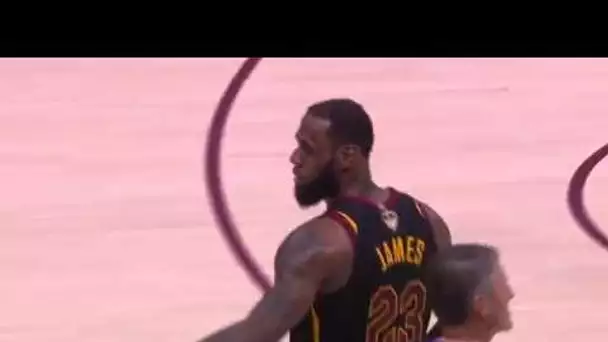 LeBron James Checks out of Game 4 of 2018 NBA Finals