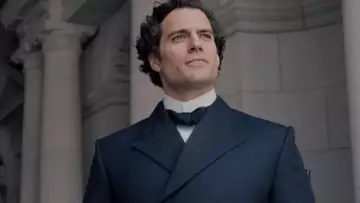 Enola Holmes 2 : Henry Cavill tease la fin du tournage dans une vidéo