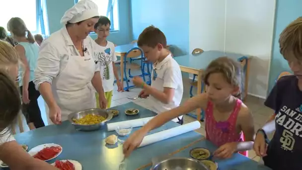 Leurs devoirs ? Préparer le dîner à la maison !