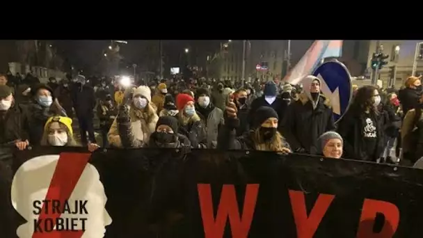 "Pour le libre choix, non à la terreur" en Pologne