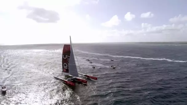 Images (IDEC SPORT) de l'arrivée de Francis Joyon à l'île Maurice