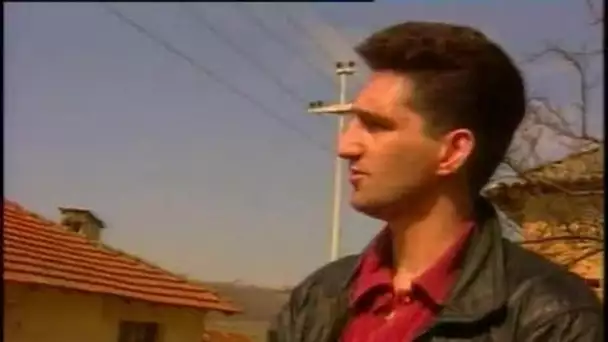 KOSOVO / VILLAGE ENCERCLE