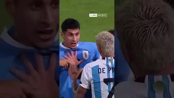 😡 Messi ÉTRANGLE Oliveira, ça dérape entre l'Argentine et l'Uruguay ! #shorts