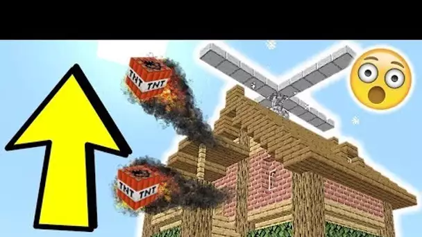 Cette MAISON MINECRAFT VOLE et TIRE des TNT !