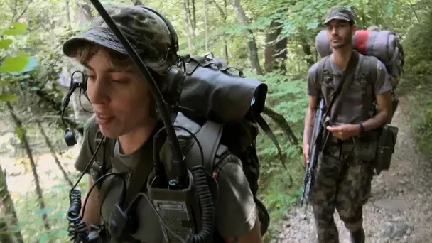 Section, Marche ! - Etre une femme dans l'armée suisse - A armes égales - Episode 5/7