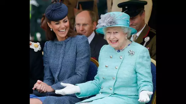 À 93 ans, Elizabeth II reste une fine bouche  la preuve