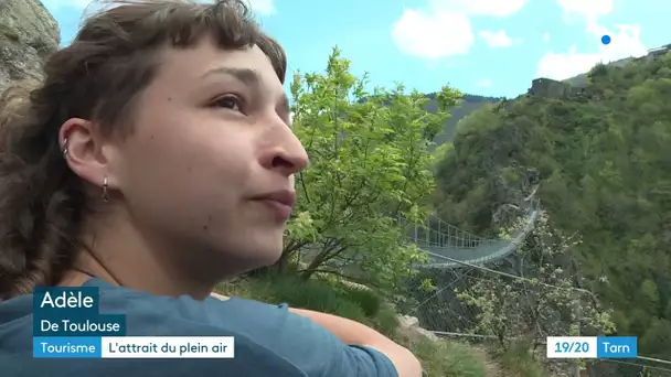 Tarn : avec le confinement, le tourisme en plein air a la cote comme sur la passerelle de Mazamet