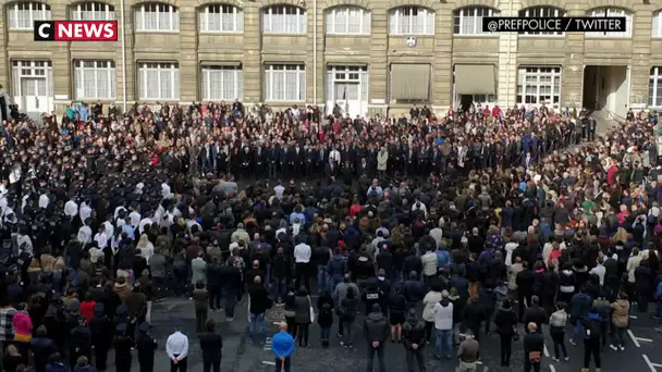 Émotion et recueillement après l'attaque à la préfecture de police de Paris