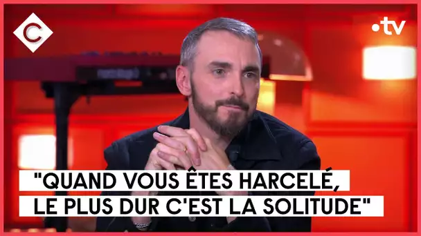 Harcèlement : témoigner pour libérer la parole - Christophe Willem - C à Vous - 31/01/2023