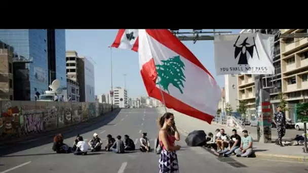 Au Liban, la jeunesse bloque les routes de Beyrouth