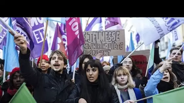 Réforme des retraites : les jeunes manifestent leur opposition par milliers dans les rues de Paris