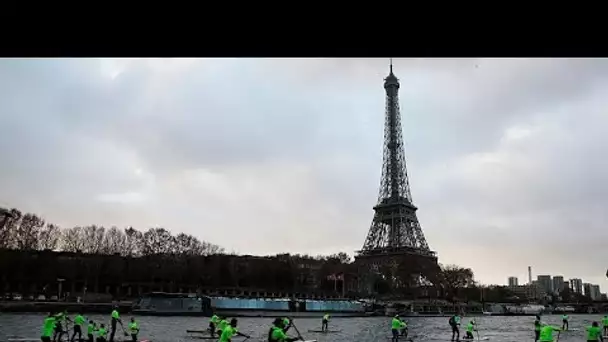 800 paddles traversent Paris