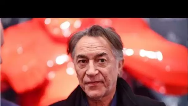 Affaire Richard Berry : En vacances en famille, le comédien oublie le scandale