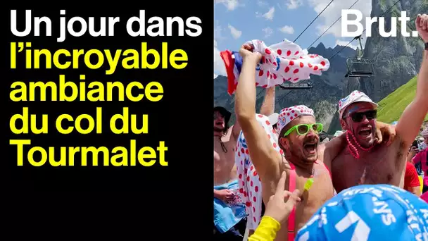 Avec les supporters chauds bouillants sur l'étape mythique du Tour de France