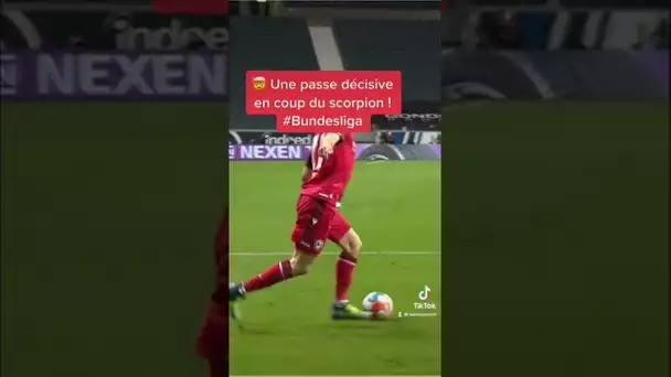 🤯 Une passe décisive en coup du scorpion !