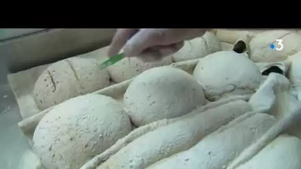 Portrait d'un paysan boulanger lozérien qui maîrise toute la chaîne de production, du blé au pain