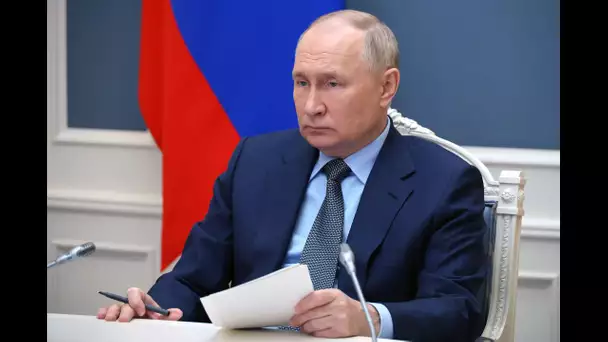 EN DIRECT : Poutine participe à une conférence scientifique
