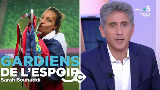 La footballeuse Sarah Bouhaddi lance un appel aux dons - C à Vous - 04/06/2020