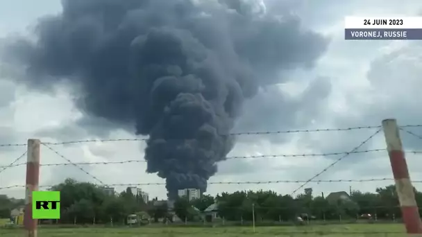 🇷🇺  Russie : un réservoir de carburant prend feu dans un dépôt pétrolier à Voronej