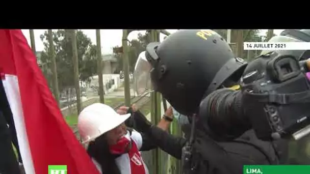 Pérou : gaz lacrymogène et affrontements près du palais présidentiel