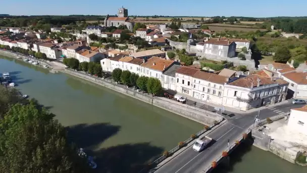 Un jour un village : Saint-Savinien en Charente-Maritime