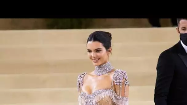 Accusée de porter une tenue inappropriée au mariage d’une amie, Kendall Jenner répond… Olivia Munn p