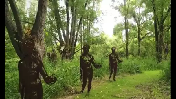 A la Madelaine-sous-Montreuil, visite du Grand Bain, lieu d'émulation artistique