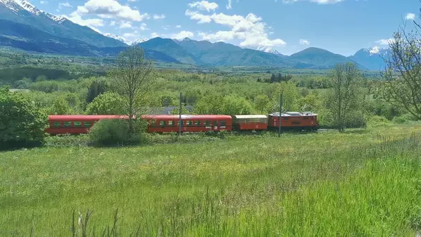 Le petit train de la Mure s'entraîne sur les rails