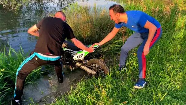 LLEBOF ET MOWMOW ONT BALANCÉ MA MOTO CROSS DANS L'EAU