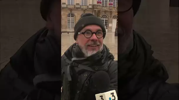 Chutes en série place Stanislas avec le verglas #nancy #placestanislas #verglas #chute #glissade