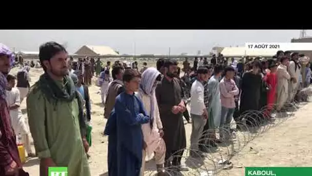 Kaboul : des centaines de personnes rassemblées devant l'aéroport