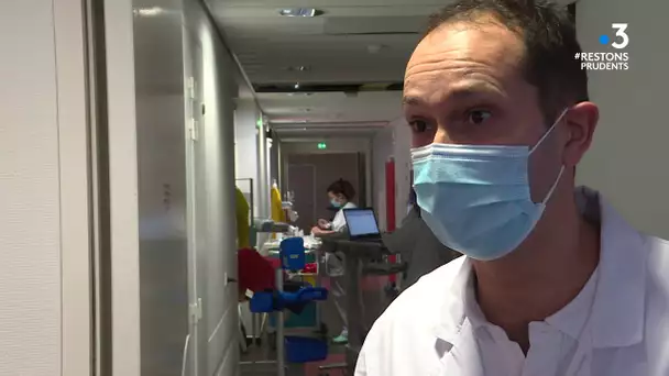 Covid-19 : reportage dans le service de réanimation de l'hôpital de La Roche-sur-Yon, en Vendée.