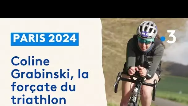 La paratriathlète Coline Grabinski s'entraîne pour les Jeux paralympiques de 2024