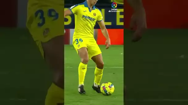 What skills! 😵 💫  #shorts #laligasantander #celta #villarreal #valencia #mallorca