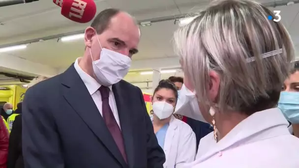 Jean Castex rencontre des soignants à l'hôpital de Brest
