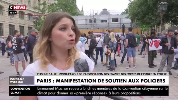 Paris : manifestation de soutien aux policiers