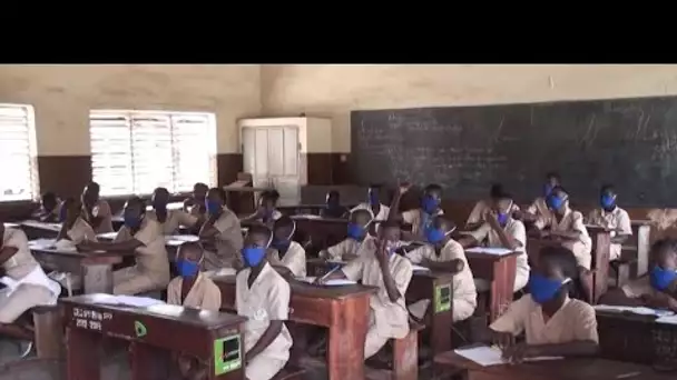 Le Bénin rouvre ses écoles, masque obligatoire pour les élèves et les professeurs