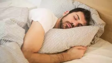 TikTok : Un utilisateur a trouvé une astuce pour s'endormir en deux minutes !