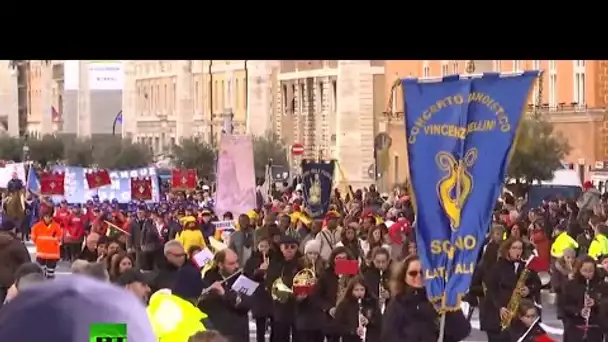 La parade de l&#039;épiphanie sur la place Saint-Pierre au Vatican