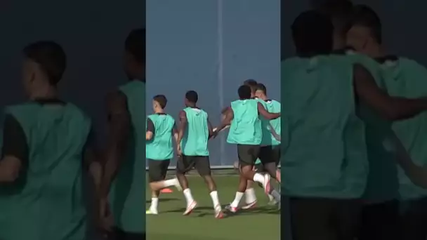 🤣 Les joueurs du Barça s'éclatent à l'entraînement ! #shorts