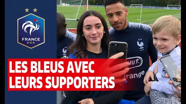 Selfies et dédicaces avec les supporters, Equipe de France I FFF 2019