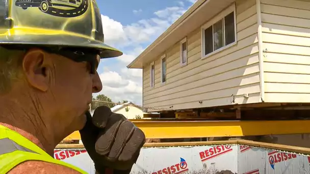 Ils déménagent une maison de 50 tonnes sur 750km