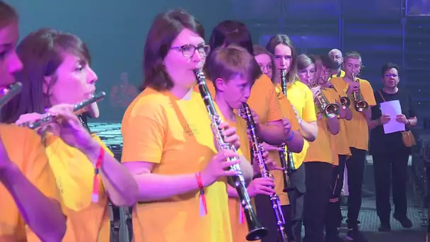 Des collégiens se préparent à jouer avec Ibrahim Maalouf à Bercy grâce à l'asso Orchestre à l'école